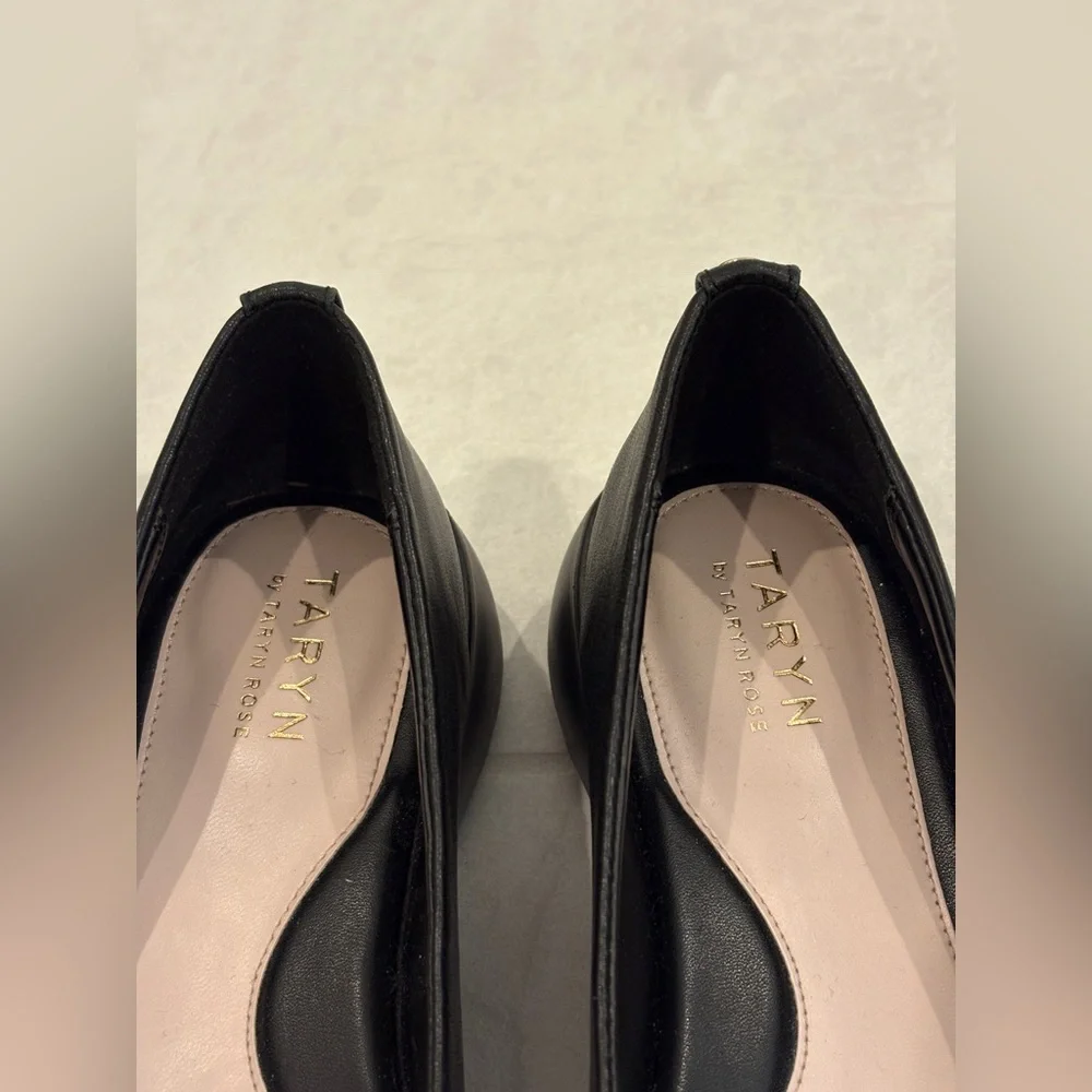 Taryn Rose Devon Napa Flats in Black Size 6.5